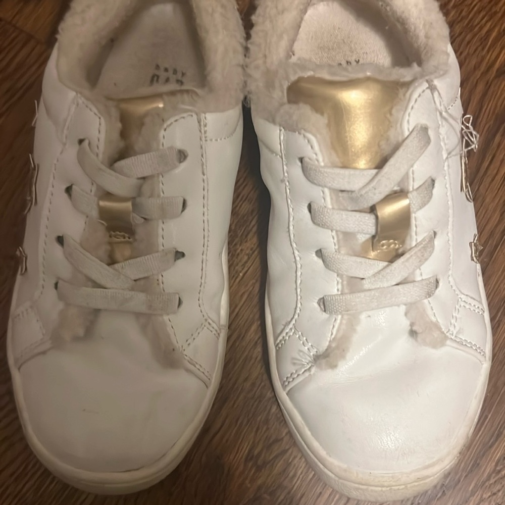 Baby gap size 10 white sneakers with gold stars and plush inside